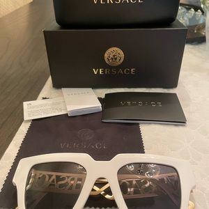 “Like New” Condition Authentic Versace sunglasses white/gold